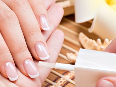 20 ideias incríveis de unhas francesinhas coloridas