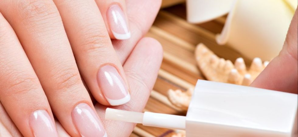 20 ideias incríveis de unhas francesinhas coloridas