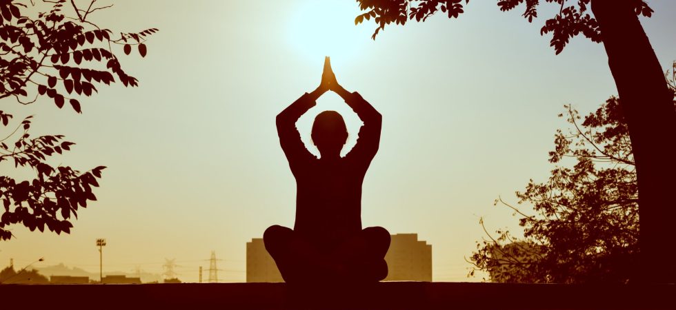 Saber como meditar corretamente te aproxima do autoconhecimento. Imagem: Pexels